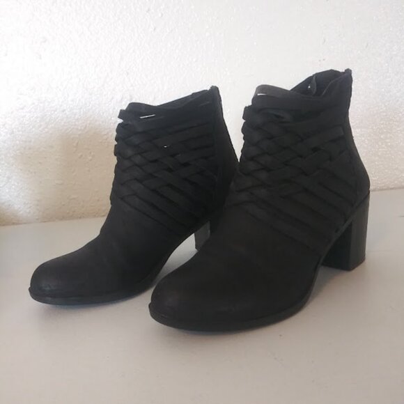 Arizona Jean Company Olympia women's size 6 black strappy block heel booties - Picture 1 of 16